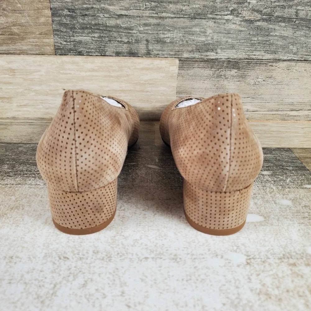 David Tate Culture Womens Pumps Sz 6 M Taupe Suede Slip On Round Toe Block Heel
